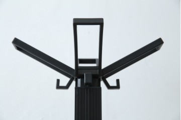 中古　美品　Cassinaixc.(カッシーナイクスシー)取り扱い　イタリア　カルテル(Kartell)　ミケーレ・デ・ルッキ(MICHELE DE LUCCHI)デザイン　セグメンティ(SEGMENTI )5160　傘ホルダー付きポールハンガー　定価約5万円　(R-084841)