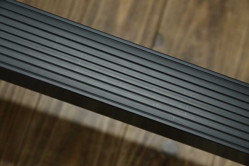 中古　美品　Cassinaixc.(カッシーナイクスシー)取り扱い　イタリア　カルテル(Kartell)　ミケーレ・デ・ルッキ(MICHELE DE LUCCHI)デザイン　セグメンティ(SEGMENTI )5160　傘ホルダー付きポールハンガー　定価約5万円　(R-084841)