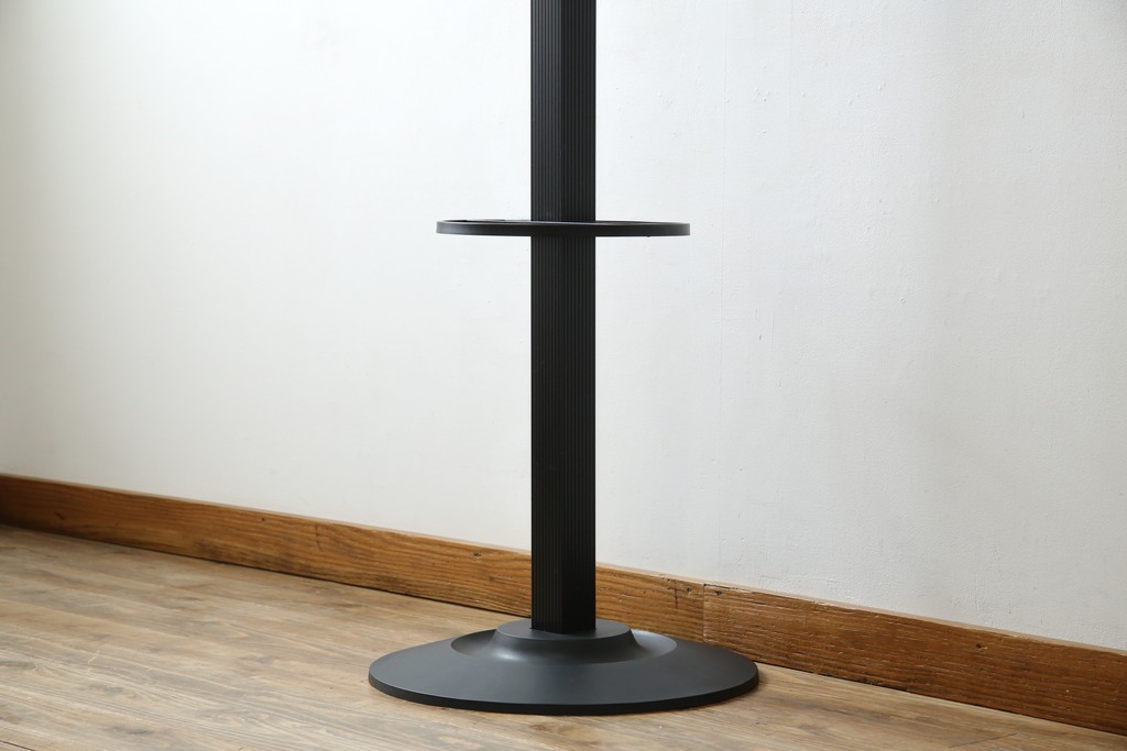 中古　美品　Cassinaixc.(カッシーナイクスシー)取り扱い　イタリア　カルテル(Kartell)　ミケーレ・デ・ルッキ(MICHELE DE LUCCHI)デザイン　セグメンティ(SEGMENTI )5160　傘ホルダー付きポールハンガー　定価約5万円　(R-084841)