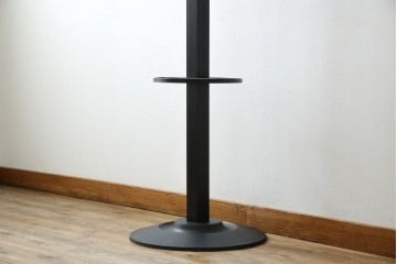 中古　美品　Cassinaixc.(カッシーナイクスシー)取り扱い　イタリア　カルテル(Kartell)　ミケーレ・デ・ルッキ(MICHELE DE LUCCHI)デザイン　セグメンティ(SEGMENTI )5160　傘ホルダー付きポールハンガー　定価約5万円　(R-084841)