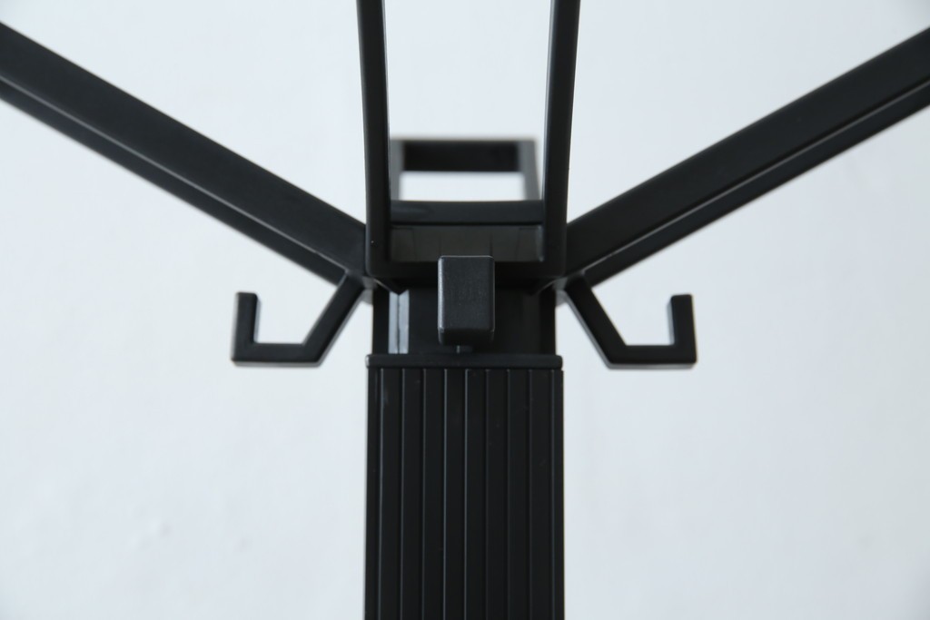 中古　美品　Cassinaixc.(カッシーナイクスシー)取り扱い　イタリア　カルテル(Kartell)　ミケーレ・デ・ルッキ(MICHELE DE LUCCHI)デザイン　セグメンティ(SEGMENTI )5160　傘ホルダー付きポールハンガー　定価約5万円　(R-084841)