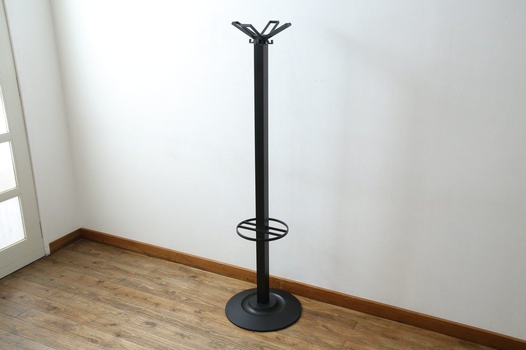 中古　美品　Cassinaixc.(カッシーナイクスシー)取り扱い　イタリア　カルテル(Kartell)　ミケーレ・デ・ルッキ(MICHELE DE LUCCHI)デザイン　セグメンティ(SEGMENTI )5160　傘ホルダー付きポールハンガー　定価約5万円　(R-084841)