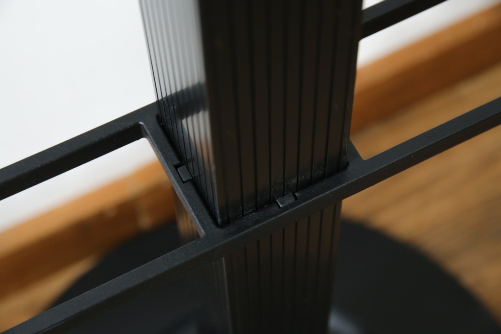 中古　美品　Cassinaixc.(カッシーナイクスシー)取り扱い　イタリア　カルテル(Kartell)　ミケーレ・デ・ルッキ(MICHELE DE LUCCHI)デザイン　セグメンティ(SEGMENTI )5160　傘ホルダー付きポールハンガー　定価約5万円　(R-084841)