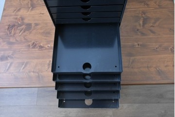 中古　美品　スイス　USMハラー(USM Haller)　イノス(INOS BOX)　ホームオフィスにもおすすめなスッキリとしたデザインの10段レターケース　定価約3万7千円相当　(R-084842)