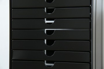 中古　美品　スイス　USMハラー(USM Haller)　イノス(INOS BOX)　ホームオフィスにもおすすめなスッキリとしたデザインの10段レターケース　定価約3万7千円　(R-084843)