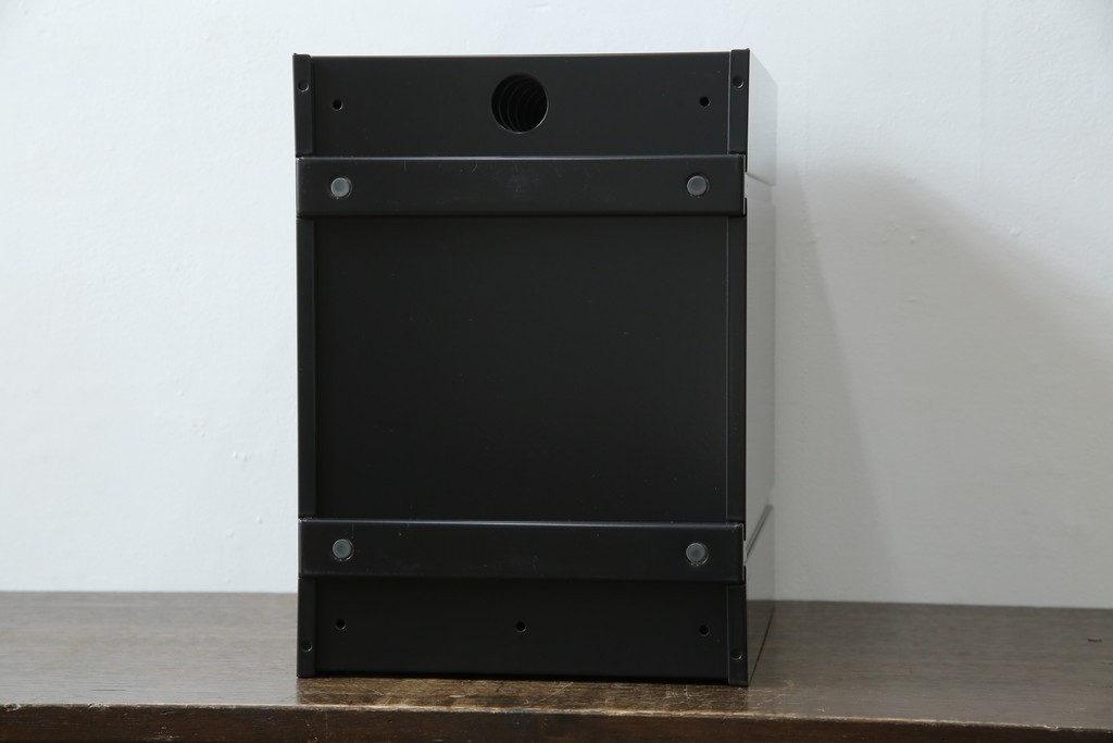 中古　美品　スイス　USMハラー(USM Haller)　イノス(INOS BOX)　ホームオフィスにもおすすめなスッキリとしたデザインの10段レターケース　定価約3万7千円　(R-084843)