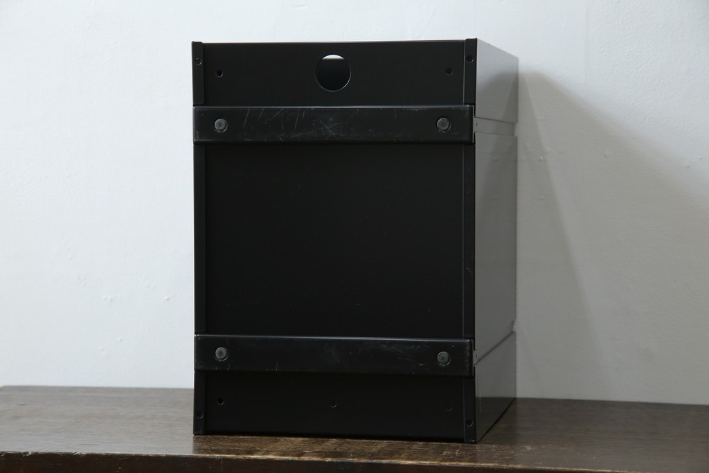 中古　美品　スイス　USMハラー(USM Haller)　イノス(INOS BOX)　ホームオフィスにもおすすめなスッキリとしたデザインの10段レターケース　定価約3万7千円　(R-084844)