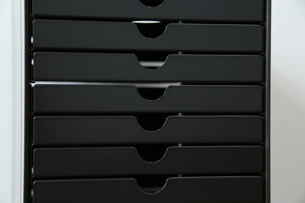 中古　美品　スイス　USMハラー(USM Haller)　イノス(INOS BOX)　ホームオフィスにもおすすめなスッキリとしたデザインの10段レターケース　定価約3万7千円　(R-084845)