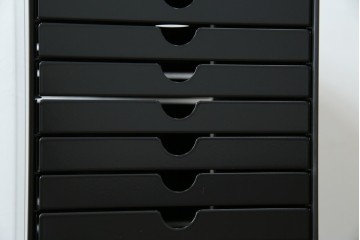 中古　美品　スイス　USMハラー(USM Haller)　イノス(INOS BOX)　ホームオフィスにもおすすめなスッキリとしたデザインの10段レターケース　定価約3万7千円　(R-084845)