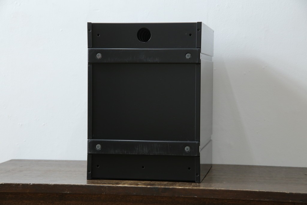 中古　美品　スイス　USMハラー(USM Haller)　イノス(INOS BOX)　ホームオフィスにもおすすめなスッキリとしたデザインの10段レターケース　定価約3万7千円　(R-084845)