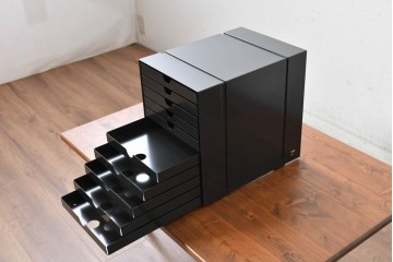 中古　美品　スイス　USMハラー(USM Haller)　イノス(INOS BOX)　ホームオフィスにもおすすめなスッキリとしたデザインの10段レターケース　定価約3万7千円相当　(R-084846)