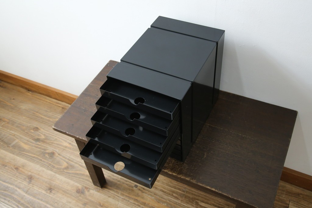 中古　美品　スイス　USMハラー(USM Haller)　イノス(INOS BOX)　ホームオフィスにもおすすめなスッキリとしたデザインの10段レターケース　定価約3万7千円相当　(R-084848)