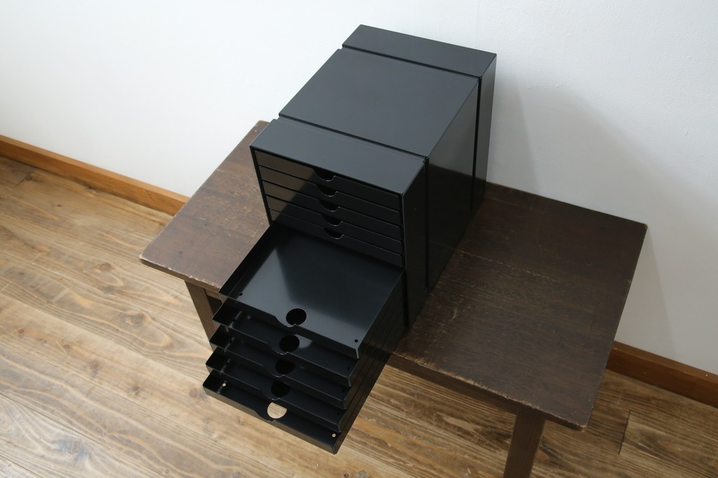 中古　美品　スイス　USMハラー(USM Haller)　イノス(INOS BOX)　ホームオフィスにもおすすめなスッキリとしたデザインの10段レターケース　定価約3万7千円相当　(R-084848)