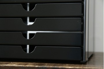 中古　美品　スイス　USMハラー(USM Haller)　イノス(INOS BOX)　ホームオフィスにもおすすめなスッキリとしたデザインの10段レターケース　定価約3万7千円相当　(R-084848)