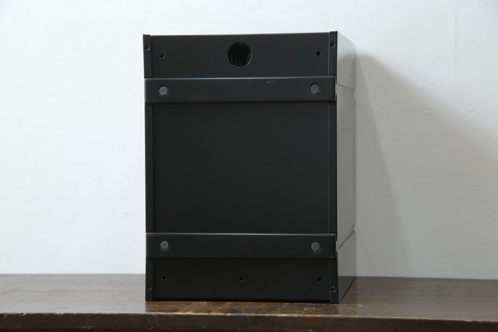 中古　美品　スイス　USMハラー(USM Haller)　イノス(INOS BOX)　ホームオフィスにもおすすめなスッキリとしたデザインの10段レターケース　定価約3万7千円相当　(R-084848)