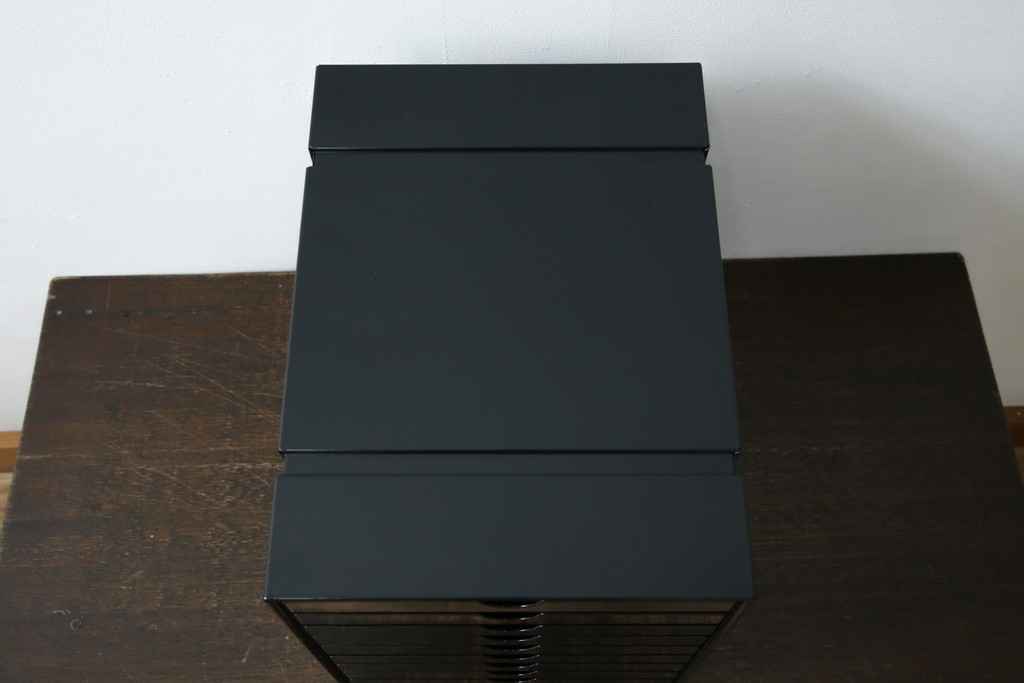 中古　美品　スイス　USMハラー(USM Haller)　イノス(INOS BOX)　ホームオフィスにもおすすめなスッキリとしたデザインの10段レターケース　定価約3万7千円相当　(R-084848)