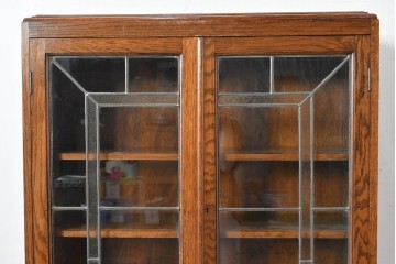 アメリカヴィンテージ　アメリカ高級家具　CENTURY FURNITURE(センチュリー・ファニチャー)　オーク材　エレガントな佇まいが魅力のブックケース　(R-084850)