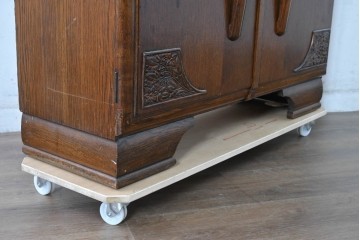 アメリカヴィンテージ　アメリカ高級家具　CENTURY FURNITURE(センチュリー・ファニチャー)　オーク材　エレガントな佇まいが魅力のブックケース　(R-084850)