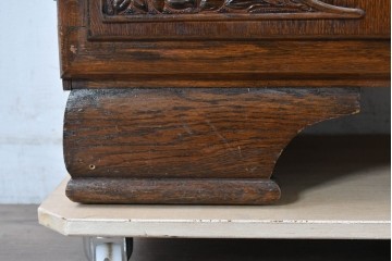 アメリカヴィンテージ　アメリカ高級家具　CENTURY FURNITURE(センチュリー・ファニチャー)　オーク材　エレガントな佇まいが魅力のブックケース　(R-084850)