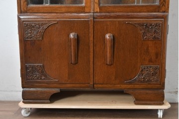 アメリカヴィンテージ　アメリカ高級家具　CENTURY FURNITURE(センチュリー・ファニチャー)　オーク材　エレガントな佇まいが魅力のブックケース　(R-084850)