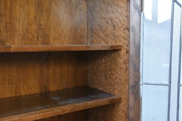 アメリカヴィンテージ　アメリカ高級家具　CENTURY FURNITURE(センチュリー・ファニチャー)　オーク材　エレガントな佇まいが魅力のブックケース　(R-084850)