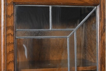 アメリカヴィンテージ　アメリカ高級家具　CENTURY FURNITURE(センチュリー・ファニチャー)　オーク材　エレガントな佇まいが魅力のブックケース　(R-084850)