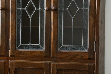 中古　三越伊勢丹　プロパティデザイン　カントリーハウス　Brugge(ブルージュ)　品のある佇まいが美しいステンドグラスキャビネット　(R-084851)