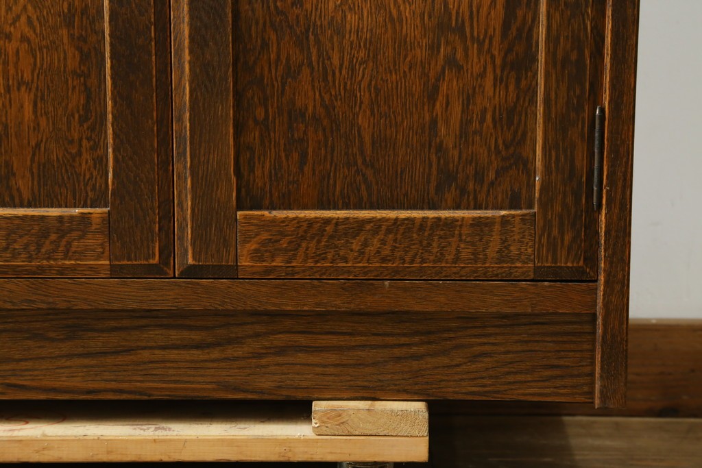 中古　三越伊勢丹　プロパティデザイン　カントリーハウス　Brugge(ブルージュ)　品のある佇まいが美しいステンドグラスキャビネット　(R-084851)