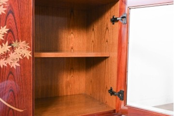 中古　最高級　工芸家具　総欅(ケヤキ)材　総漆塗り　金蒔絵入り　紅葉の図　優雅な蒔絵が空間に華を添える天板上開きサイドボード　定価推定150万円以上　(R-084853)