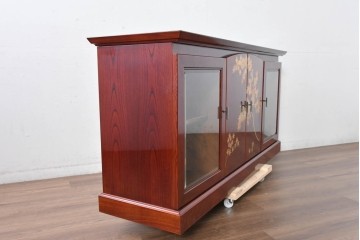中古　最高級　工芸家具　総欅(ケヤキ)材　総漆塗り　金蒔絵入り　紅葉の図　優雅な蒔絵が空間に華を添える天板上開きサイドボード　定価推定150万円以上　(R-084853)