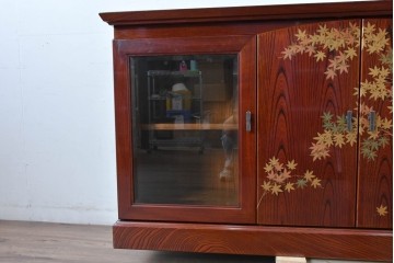 中古　最高級　工芸家具　総欅(ケヤキ)材　総漆塗り　金蒔絵入り　紅葉の図　優雅な蒔絵が空間に華を添える天板上開きサイドボード　定価推定150万円以上　(R-084853)