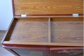 中古　最高級　工芸家具　総欅(ケヤキ)材　総漆塗り　金蒔絵入り　紅葉の図　優雅な蒔絵が空間に華を添える天板上開きサイドボード　定価推定150万円以上　(R-084853)