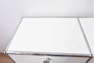 中古　スイス　USMハラー(USM Haller)　ホームオフィスにもおすすめなスッキリとしたデザインのサイドキャビネット・2段タイプ　定価約24万6千円相当　(R-084854)