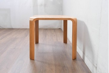 和製ヴィンテージ　天童木工(Tendo)　曲線が生み出すやわらかなシルエットが魅力のローテーブル　(R-084855)