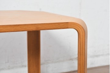 和製ヴィンテージ　天童木工(Tendo)　曲線が生み出すやわらかなシルエットが魅力のローテーブル　(R-084855)