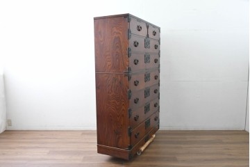 中古　岩谷堂箪笥　和の風格を感じる二段重ね衣装箪笥　(R-084857)