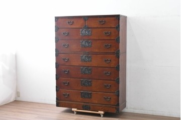 中古　岩谷堂箪笥　和の風格を感じる二段重ね衣装箪笥　(R-084857)
