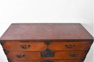 中古　岩谷堂箪笥　和の風格を感じる二段重ね衣装箪笥　(R-084857)