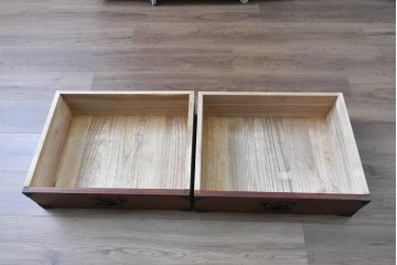 中古　岩谷堂箪笥　和の風格を感じる二段重ね衣装箪笥　(R-084857)