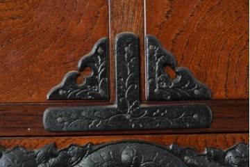 中古　岩谷堂箪笥　和の風格を感じる二段重ね衣装箪笥　(R-084857)