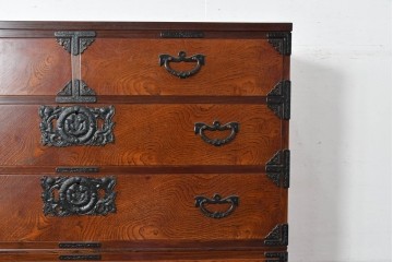 中古　岩谷堂箪笥　和の風格を感じる二段重ね衣装箪笥　(R-084857)