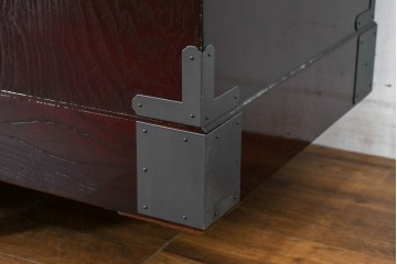 中古　美品　欅産業　表面欅(ケヤキ)材　内部桐材　木地呂塗り　漆塗りの光沢が美しい二段重ね仙台箪笥　定価約125万円相当　(R-084860)