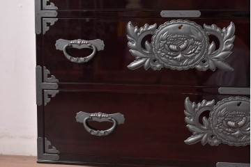 中古　美品　欅産業　表面欅(ケヤキ)材　内部桐材　木地呂塗り　漆塗りの光沢が美しい仙台箪笥サイドチェスト　(R-084861)
