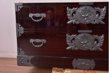 《天板取り付け加工費込み》中古　美品　欅産業　表面欅(ケヤキ)材　内部桐材　木地呂塗り　漆塗りの光沢が美しい仙台箪笥ローチェスト・テレビ台　(R-084862)