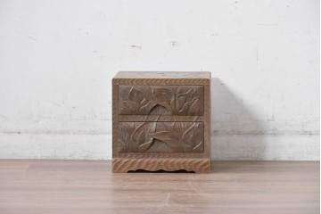中古　美品　日光彫り　随所に施された彫刻が見事な小引き出し　(R-084864)