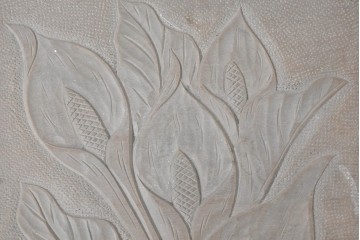 中古　美品　日光彫り　随所に施された彫刻が見事な小引き出し　(R-084864)