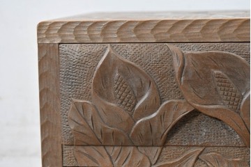中古　美品　日光彫り　随所に施された彫刻が見事な小引き出し　(R-084864)