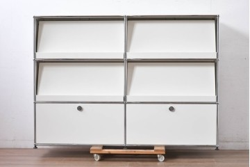 中古　美品　スイス　USMハラー(USM Haller)　ホームオフィスにもおすすめなスッキリとしたデザインの収納付きマガジンラック　定価約52万7千円相当　(R-084866)