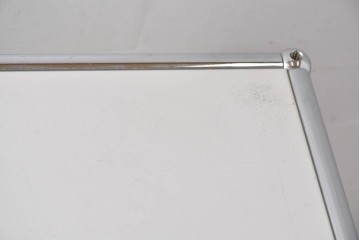 中古　美品　スイス　USMハラー(USM Haller)　ホームオフィスにもおすすめなスッキリとしたデザインの収納付きマガジンラック　定価約52万7千円相当　(R-084866)