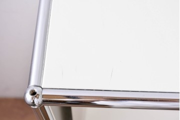 中古　美品　スイス　USMハラー(USM Haller)　ホームオフィスにもおすすめなスッキリとしたデザインの収納付きマガジンラック　定価約52万7千円相当　(R-084866)